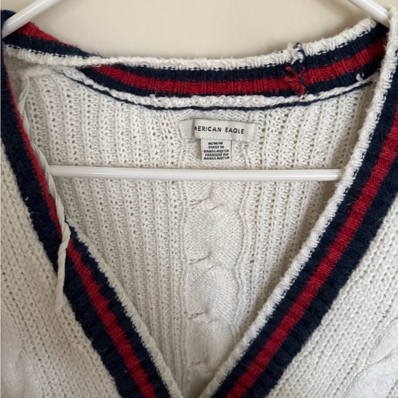 American Eagle Sz M Oversized Cable Knit Button-Up Cardigan Navy, Red & White - Picture 6 of 12